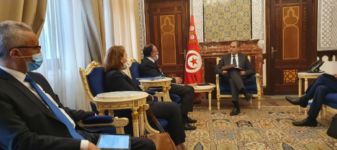 لقى وزير المالية السيد محمد نزار يعيش أمس بالسيد حافظ الغربي رئيس الهيئة العامة للتأمين